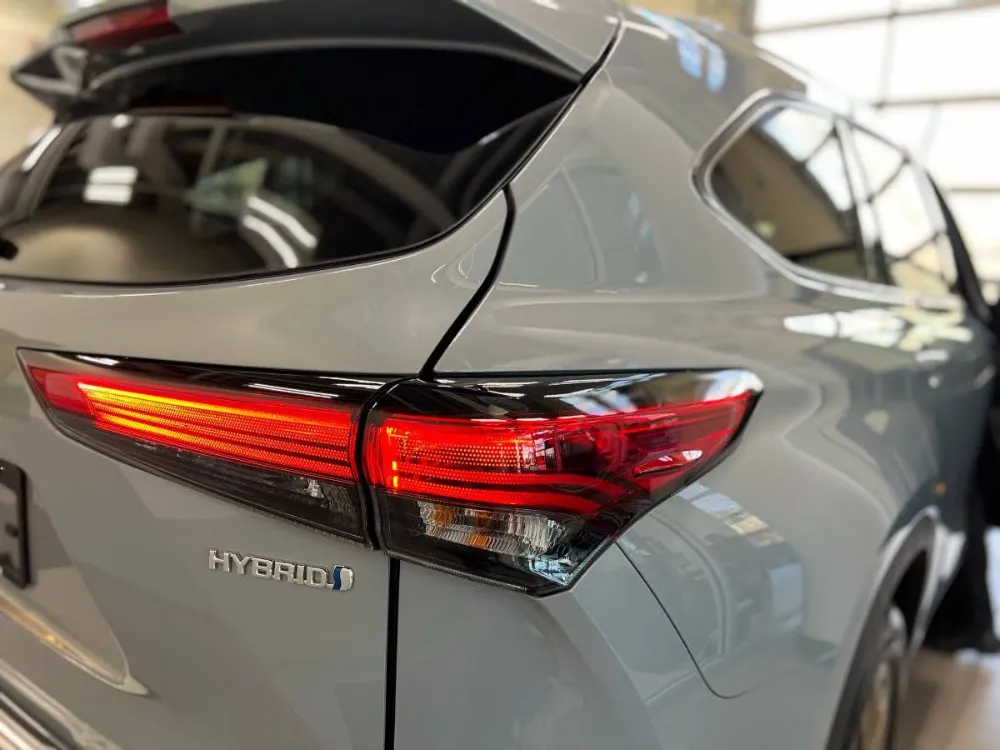 2022 Highlander Hybrid Bronze Edition Cement Colour 13 2022 Highlander Hybrid Bronze Edition Cement Colour 13